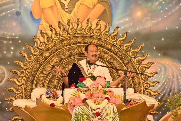 Lord Shankar tests the patience and restraint of the devotees: Pandit Pradeep Mishra
