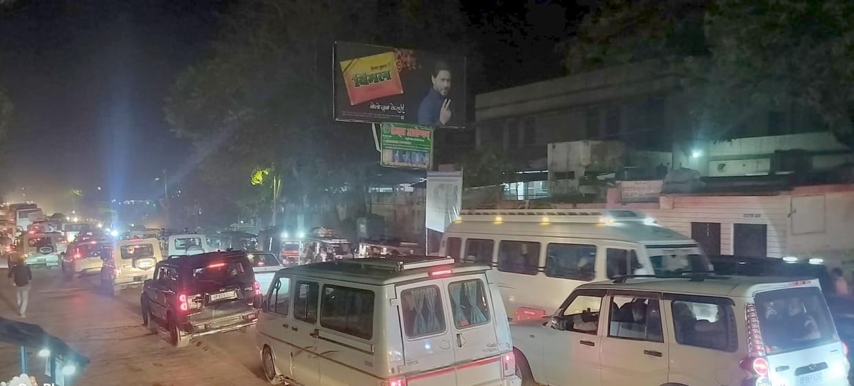 Devotees thronged again, 10 km long traffic jam occurred
