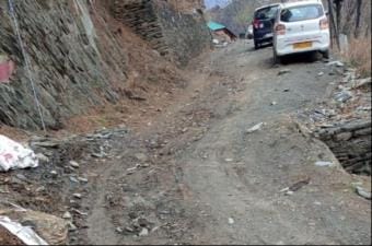 PWD could not build even 300 meter road in three years