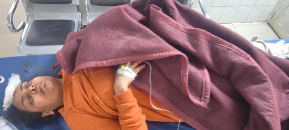 Car collides with bus from behind, five injured