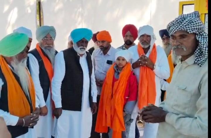 Villagers organized lessons on Bhakra Canal, offered food