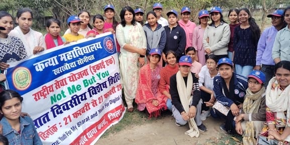 Volunteers took out a morning procession