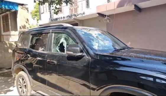 40 thousand rupees crossed by breaking the glass of the car