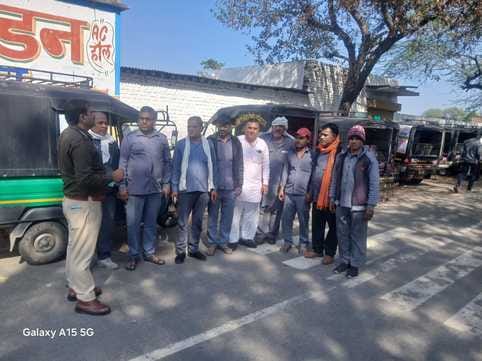 Challan issued for driving auto without wearing uniform