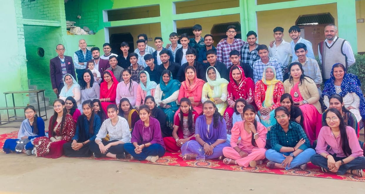 Students gave wonderful presentations in the farewell party