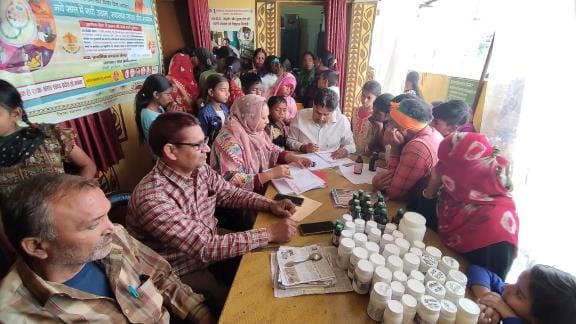 Arogya Mela: Long queue of children suffering from cough, fever, vomiting and diarrhea