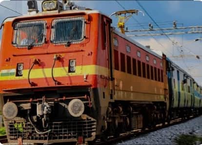 मेला स्पेशल ट्रेन।