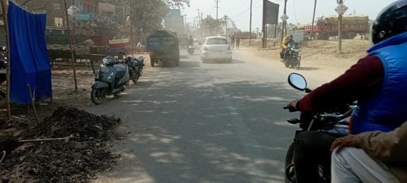 Air poisonous due to smoke and dust, AQI at 174
