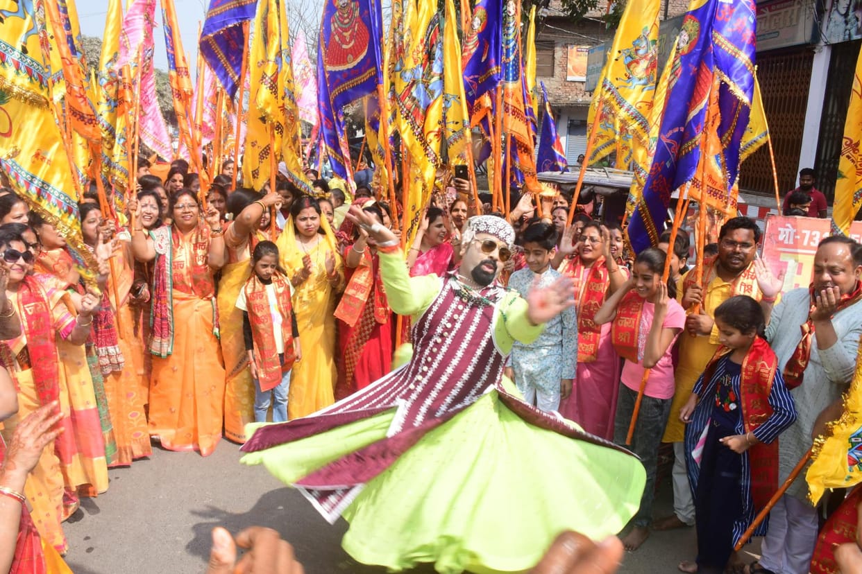 Baba Khatu Shyam Hamara's support for the loser... Devotees danced to the bhajan.