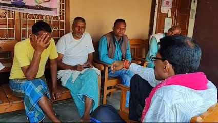 Bihar News Housing assistant asked for bribe for PM residence villagers held him hostage