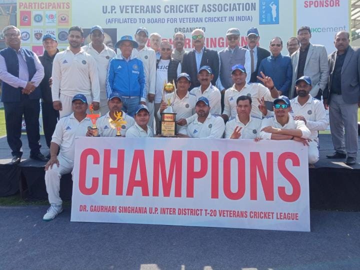 Agra Veterans won the trophy by defeating Varanasi in Dr. Gaur Hari Singhania TSH Trophy