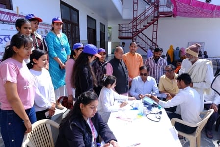 People's health was checked by organizing a camp at Baba Bishandas Dham