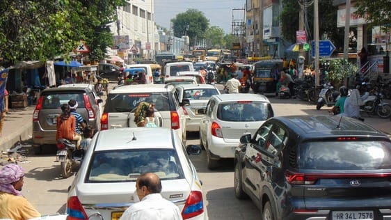 If there is arrangement for parking in the market then there will be relief from jam.