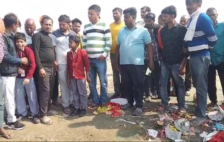 Two friends who went to bathe in Ganga with brothers drowned in Ganga, died