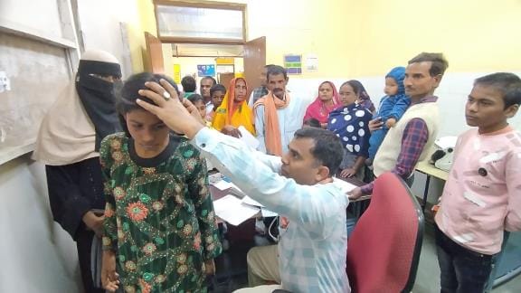 Symptoms of tinnitus, ringing in the ears at an early age