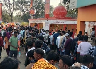 A wave of faith surged in the Kanwad fair on Sunday.