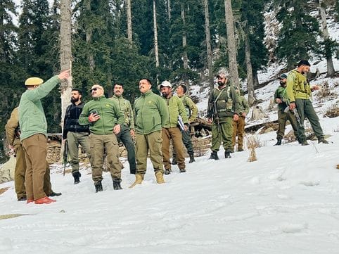 Security arrangements checked in snowfall affected forward areas