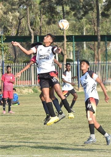 Football: Jhansi, Bareilly, Aligarh and Saifai won matches