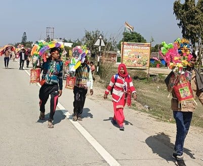 Chanting slogans of Bam Bhole, Kanwariyas proceeded towards their destination