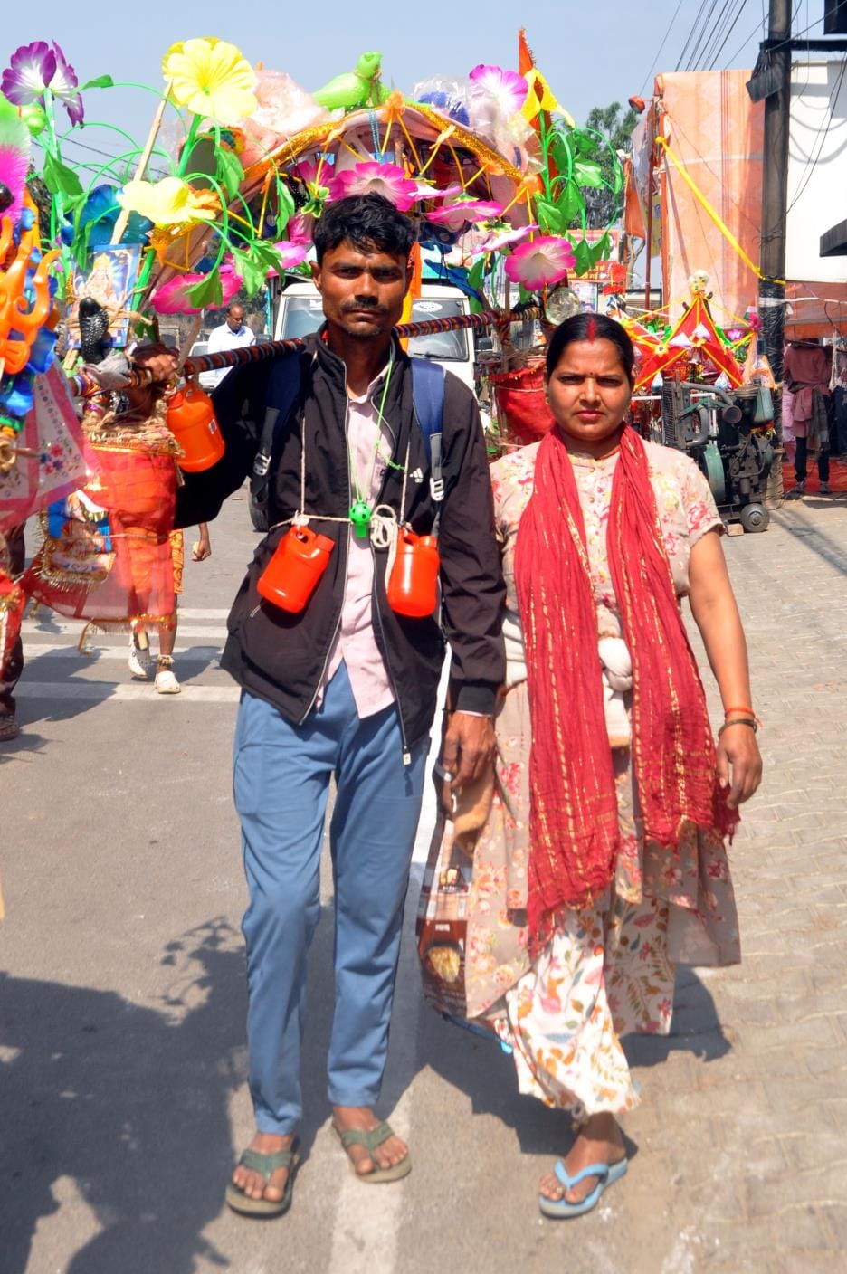 After the wish of getting a daughter was fulfilled, a couple from Bahjoi has been bringing Kanwar for the last five years
