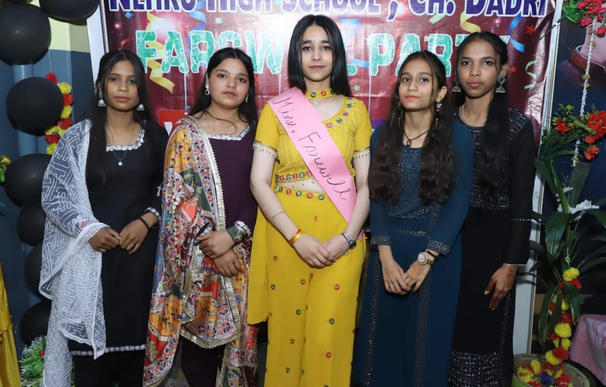 Cheshta and Supriya were chosen as Miss Farewell