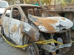 Fire broke out in moving car, burnt to ashes