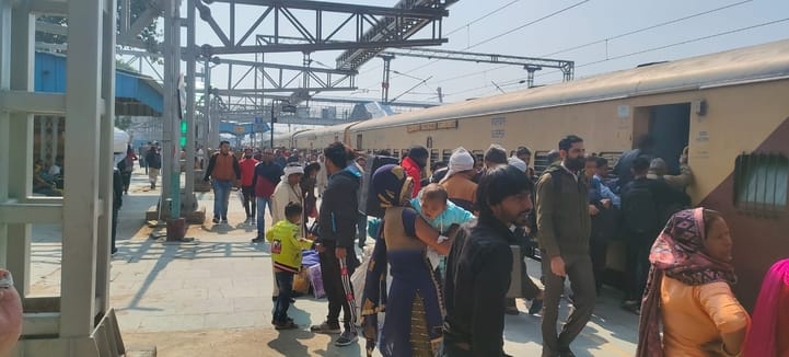 Three trains going to Prayagraj cancelled till Maha Kumbh is over, passengers' troubles will increase