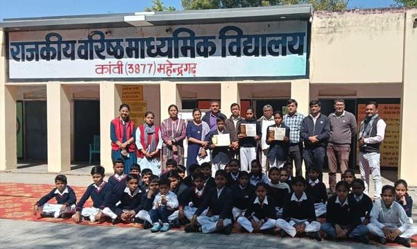Vandana first in painting competition