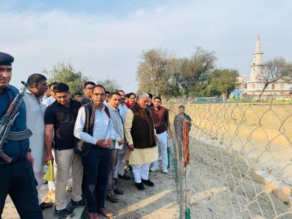 Minister Krishna Lal inspected Amrit Sarovar in village Dhangad