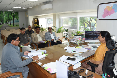 Deputy Commissioner Mandeep Kaur gave instructions regarding the settlement of pending jamabandi and deaths