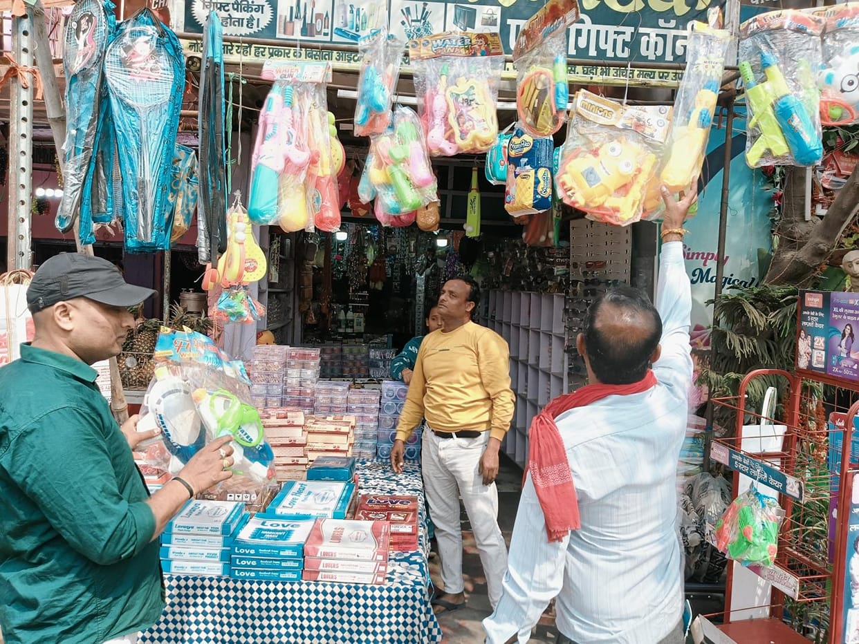 Be careful... adulterated color and gulal will spoil your health