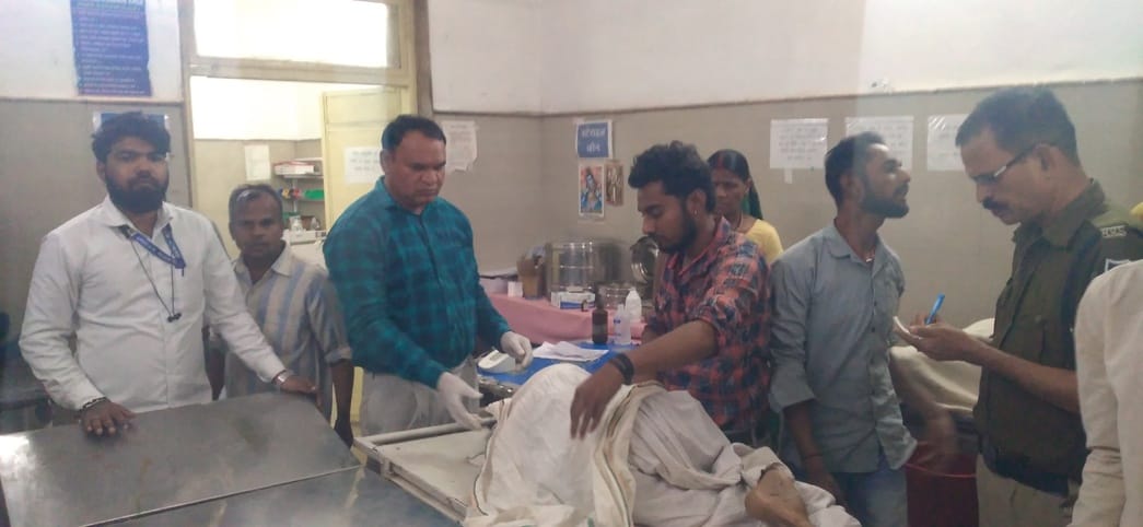 जिला अस्पताल में इलाजरत छात्रा