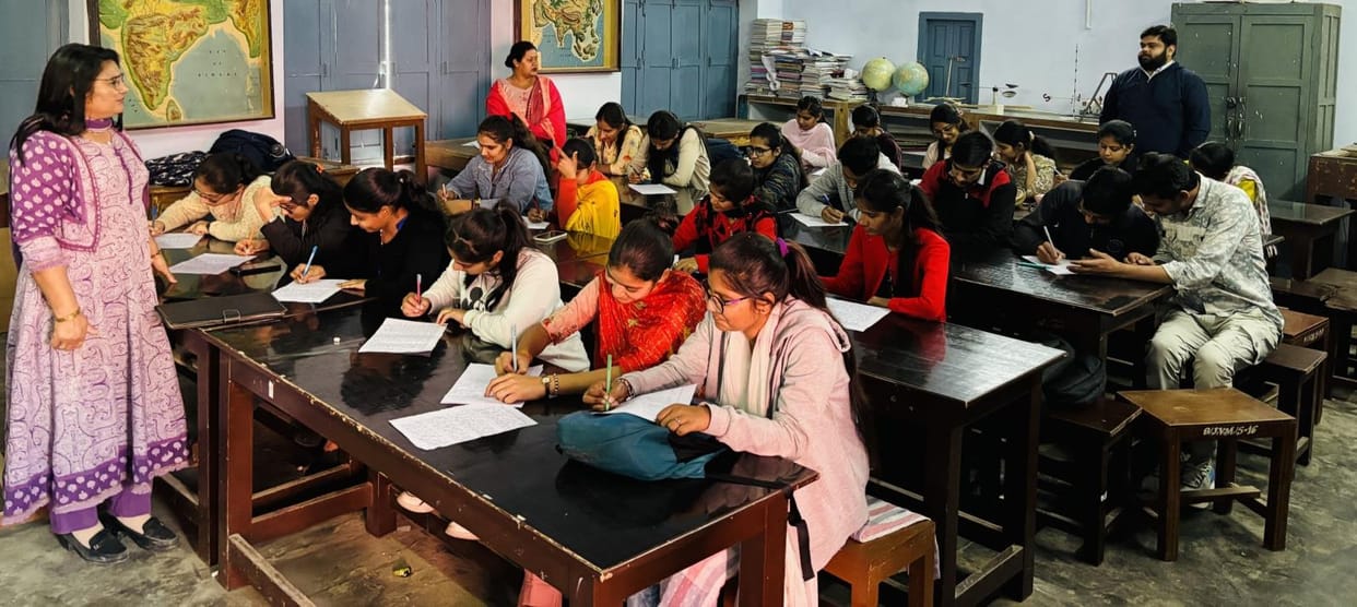 Rashmi first in essay writing competition