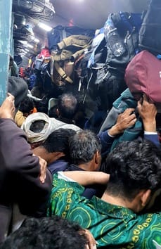 Two days left for Kumbh Mela, crowd of passengers increased in trains