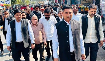 Advocates abstaining from judicial work against Advocates Amendment Act