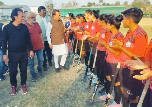 Prayagraj, Saharanpur and Chitrakoot won matches in the Open State Invitation Senior Women's Hockey Competition