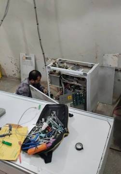 Even three engineers could not fix the X-ray machine, now the mother board is damaged