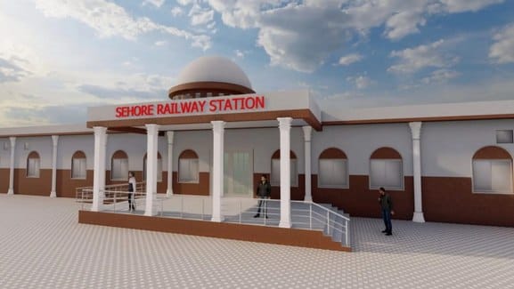 sehore news: Railways gave another gift in Rudraksh Mahotsav, stopped 11 pairs of express trains.