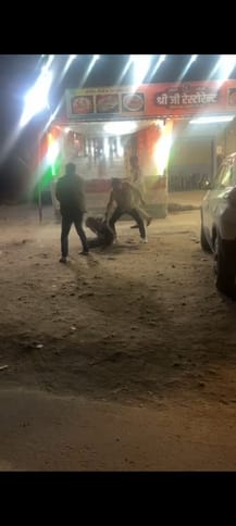 Car riders attacked the restaurant owner and customers