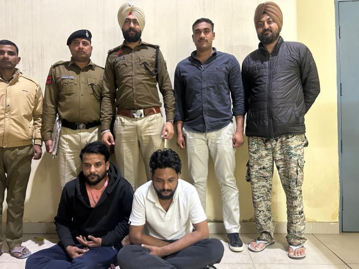 Police caught two accused of snatching for drugs