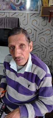 Streets in Naya Basti are broken, corporation stopped the work which had started