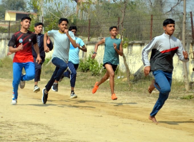 Selection of 10 players for divisional level trials