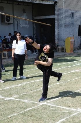 Dr. Neeraj stood first, Dr. Parminder stood second in table tennis competition