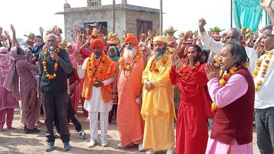 Life consecration of Shiva family took place in Naunand village.