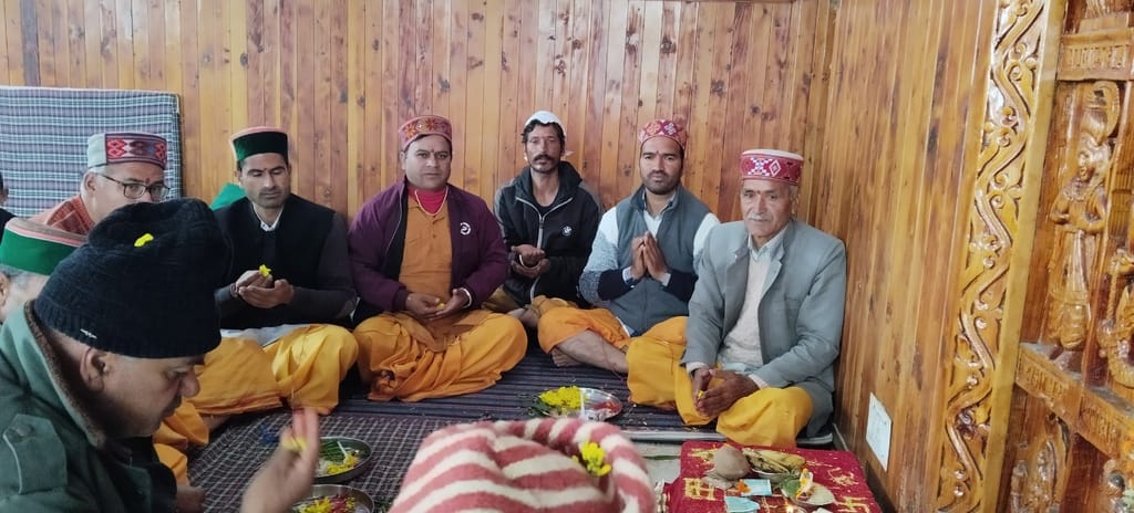 Worship of Shiva with Rudrabhishek in Shiva temples of Ani.