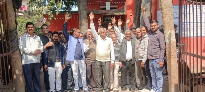 Protest against amendment in advocate law, demonstration at treasury