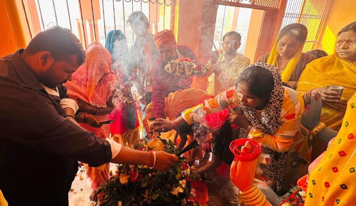 Devotees gathered to perform Jalabhishek of Lord Shiva