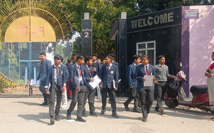 CBSE Exams: Students who came out after giving the paper said - the paper came as per preparation, faces were happy.