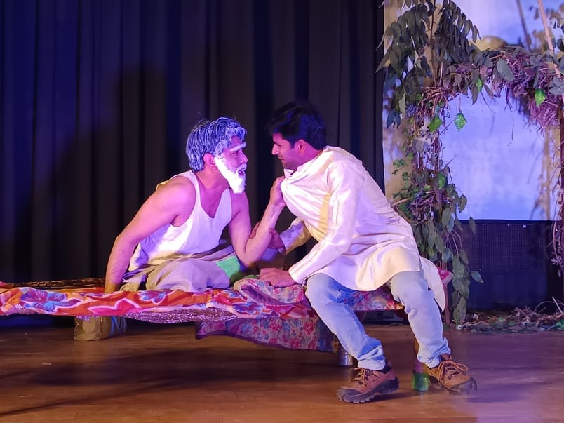 The audience was fascinated by the presentation of 'Century Buddha'