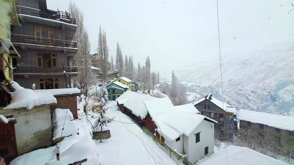 BRO starts restoring the road as soon as snowfall stops